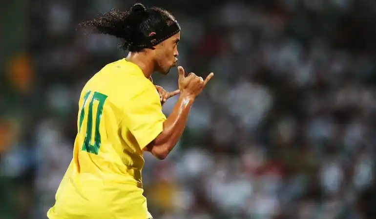 防线而闻名 防线而闻名