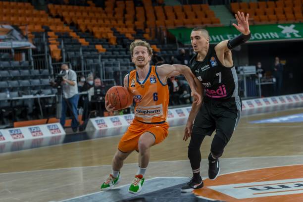 灵活型后卫 灵活型后卫